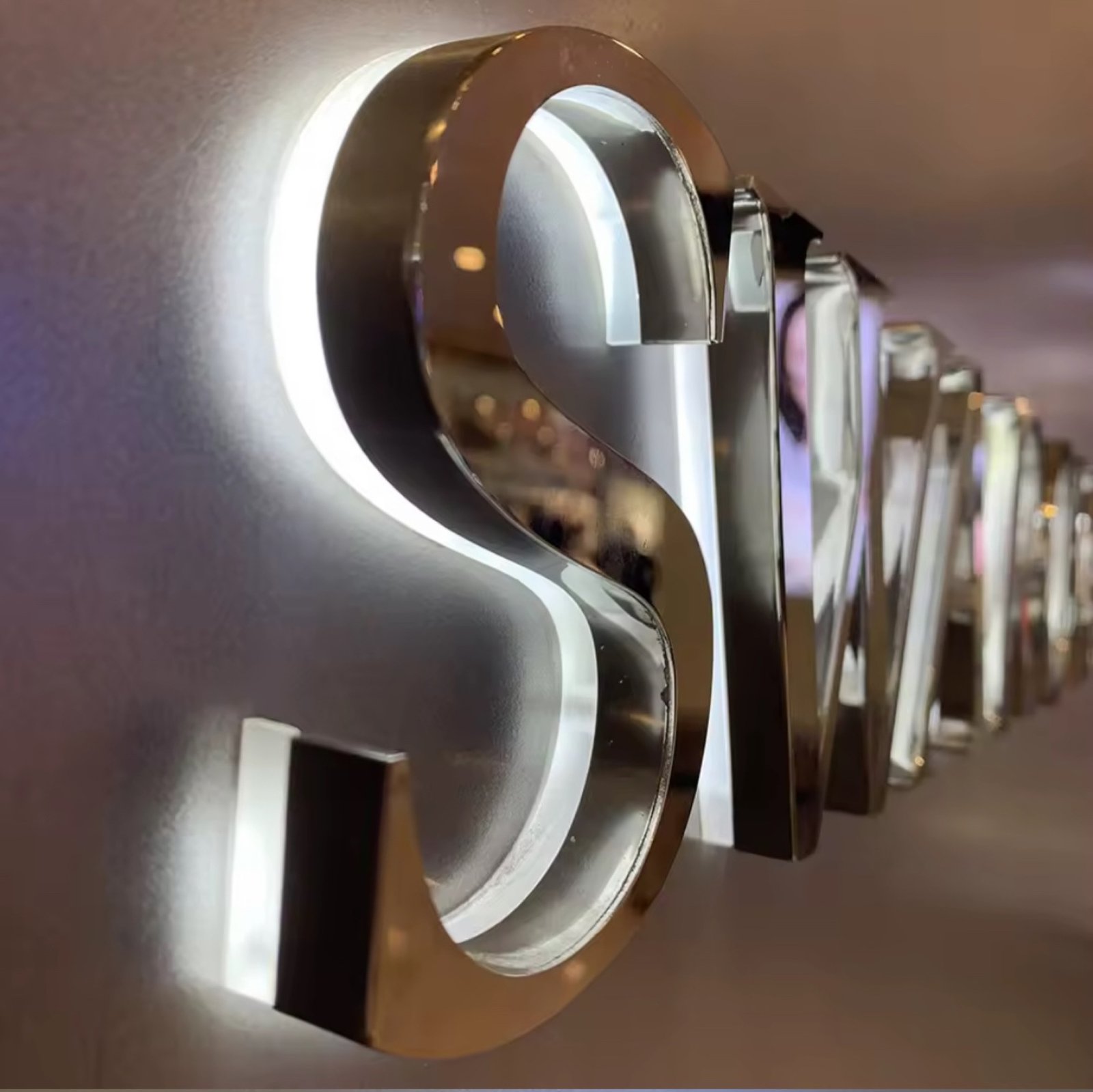 Perché un'insegna luminosa può davvero cambiare il tuo business?